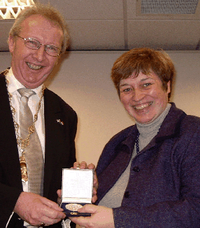 Alison Morrison-Low receiving Brisbane Medal